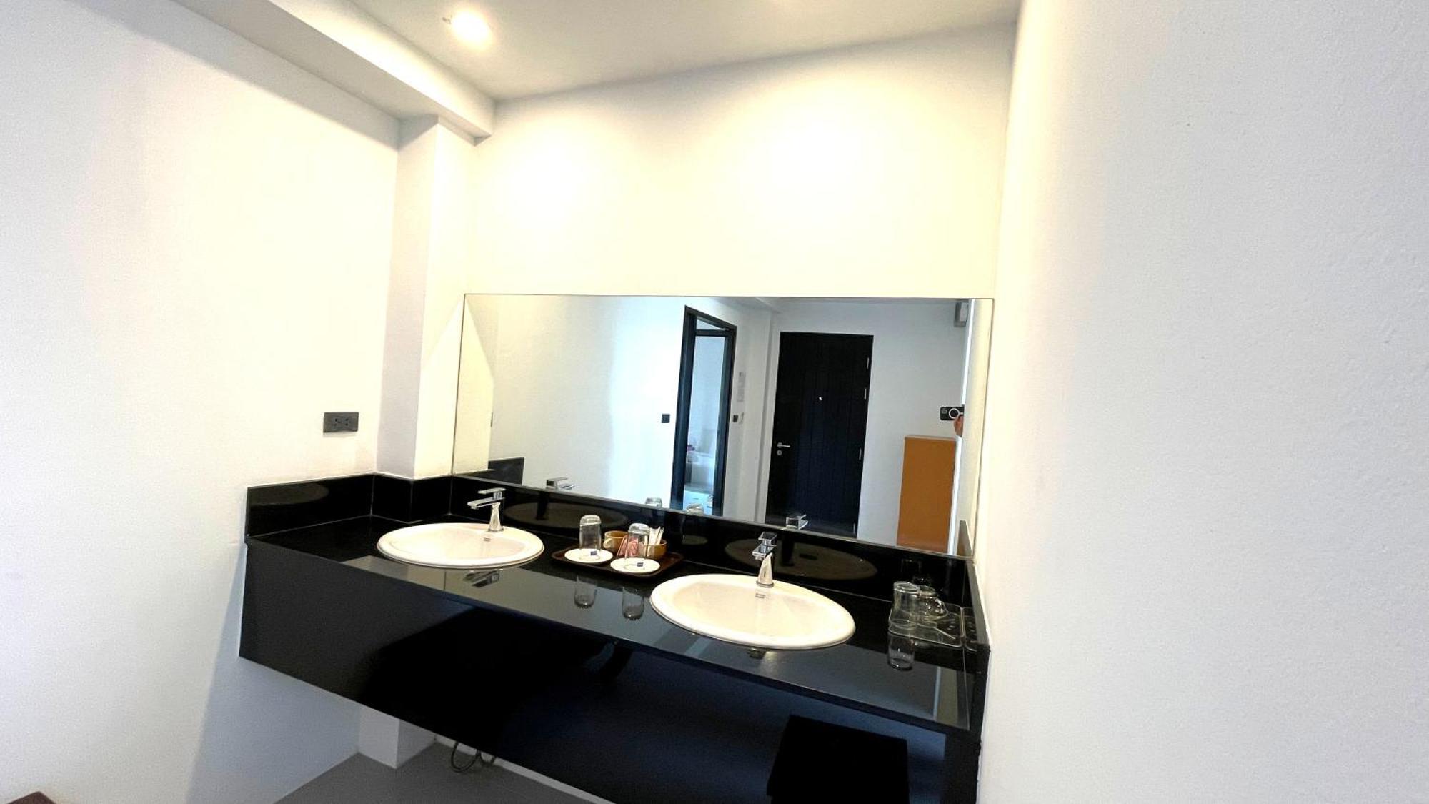 באנג ראק Rockstar Beach Apartments מראה חיצוני תמונה