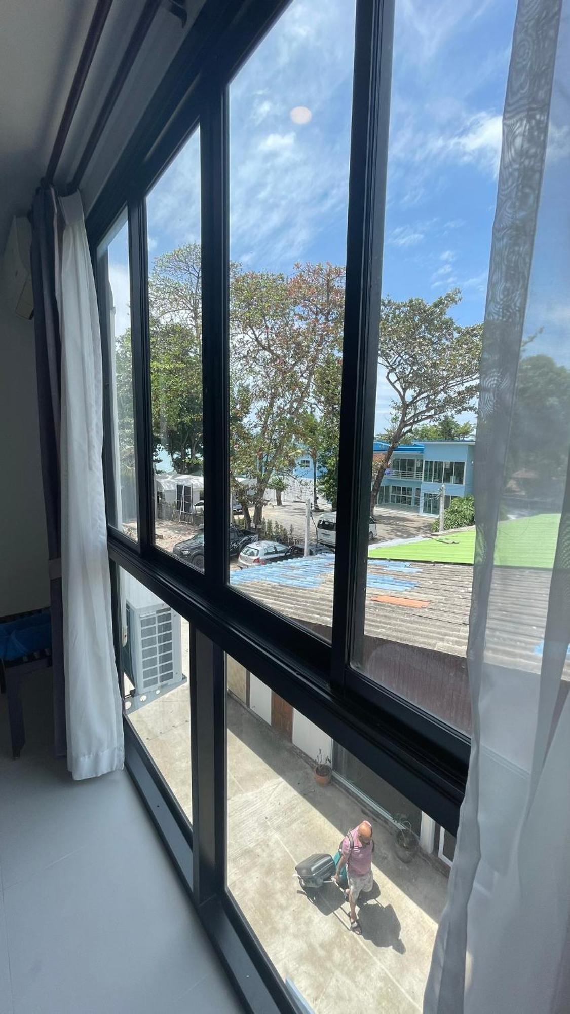 באנג ראק Rockstar Beach Apartments מראה חיצוני תמונה