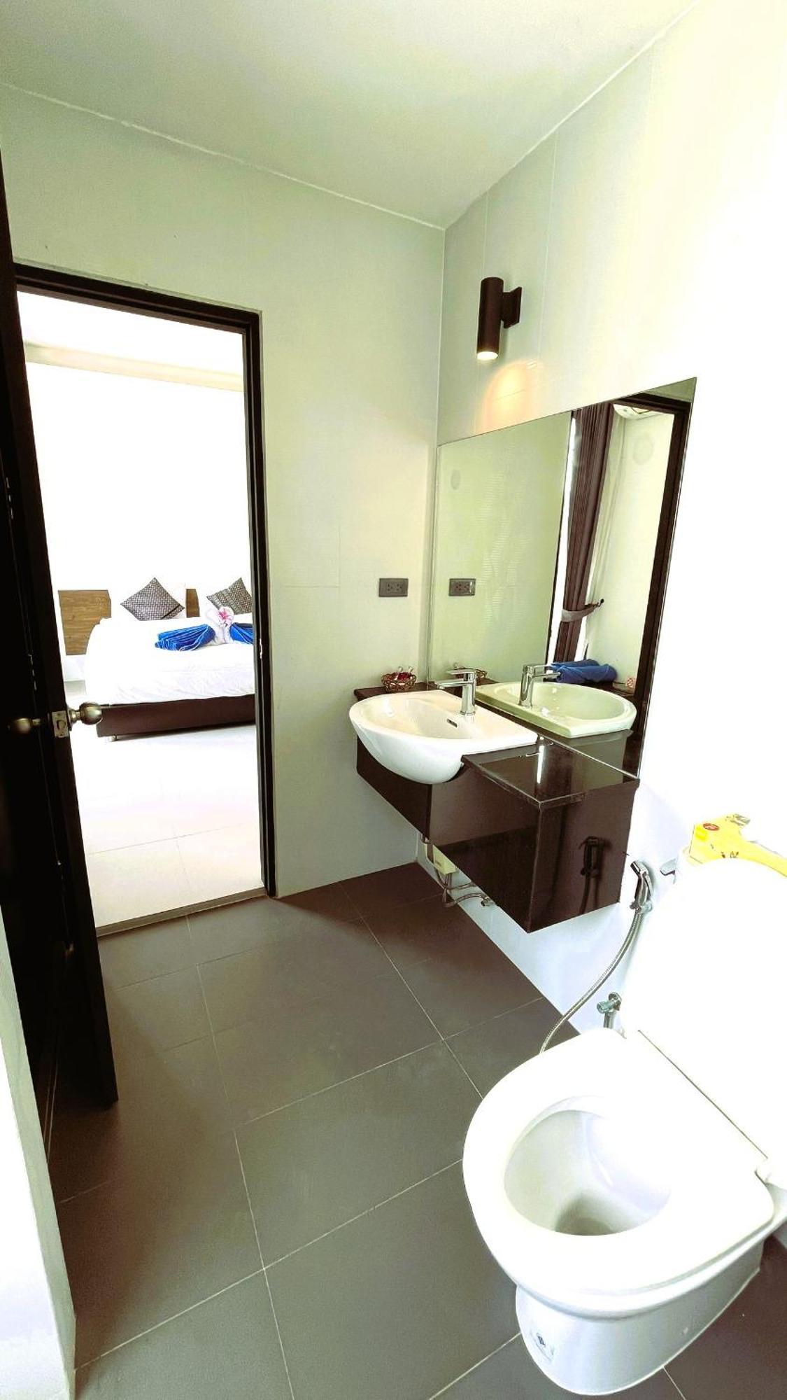 באנג ראק Rockstar Beach Apartments מראה חיצוני תמונה