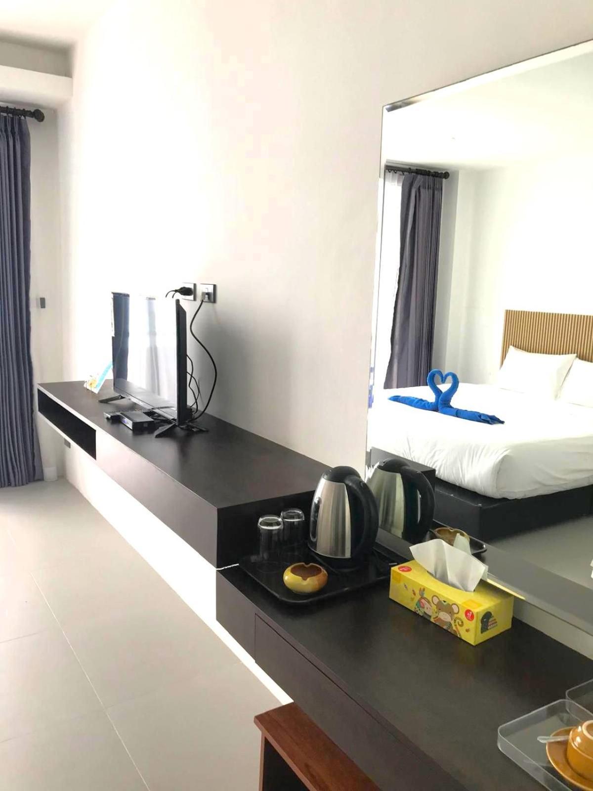 באנג ראק Rockstar Beach Apartments מראה חיצוני תמונה